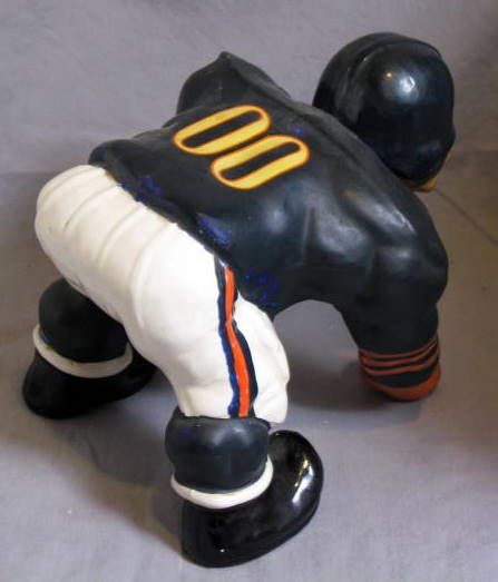60's CHICAGO BEARS LARGE KAIL DOWN LINEMAN STATUE