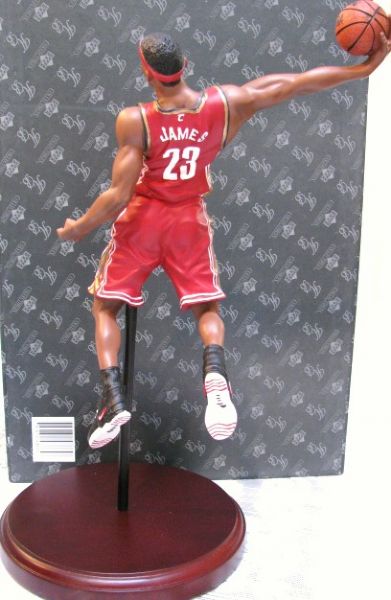 LEBRON JAMES 2003-04 NBA ROOKIE OF THE YEAR BASKETBALL STATUE UPPER DECK 