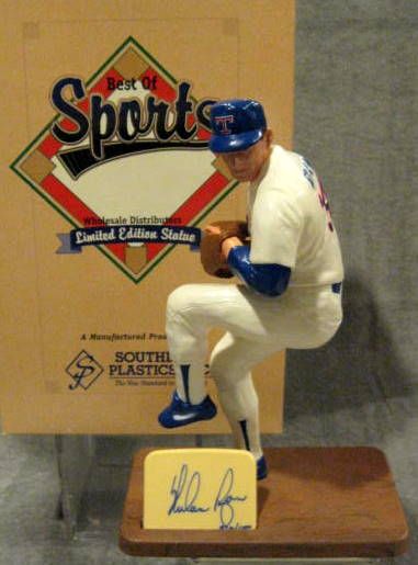 NOLAN RYAN SIGNED SOUTHLAND PLASTICS STATUE w/BOX