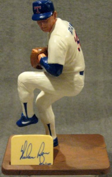 NOLAN RYAN SIGNED SOUTHLAND PLASTICS STATUE w/BOX