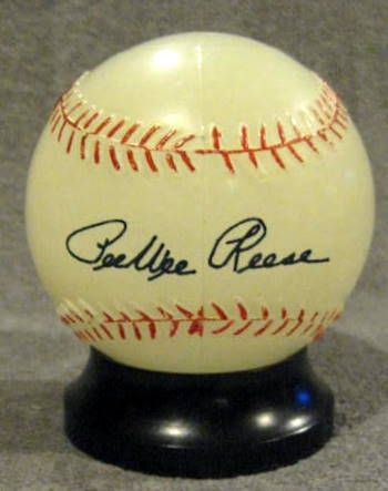 50's PEE WEE REESE GLASS BASEBALL BANK