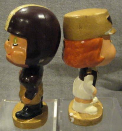 60's WASHINGTON REDSKINS KISSING PAIR BOBBING HEADS