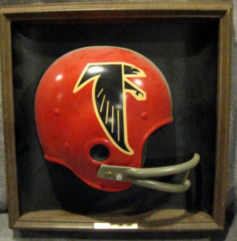 VINTAGE ATLANTA FALCONS HELMET PLAQUE