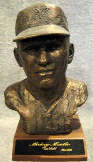 MICKEY MANTLE LIMITED EDITION BUST STATUE