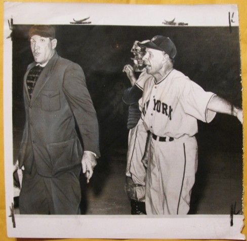 1954 LEO DUROCHER NY GIANTS MANAGER EJECTED - ASSOCIATED PRESS PHOTO 