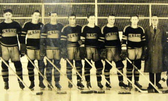 VINTAGE HERSHEY BEARS TEAM PHOTO