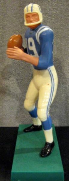 VINTAGE 60'S JOHNNY UNITAS HARTLAND STATUE