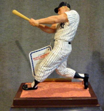 1993 MICKEY MANTLE SIGNED LIMITED EDITION STATUE w/BOX