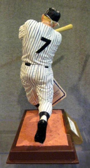 1993 MICKEY MANTLE SIGNED LIMITED EDITION STATUE w/BOX