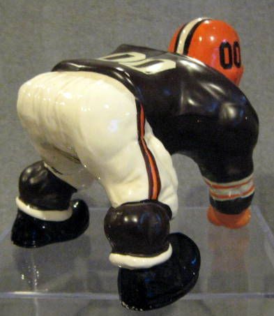 60's CLEVELAND BROWNS KAIL STATUE- LARGE DOWN-LINEMAN