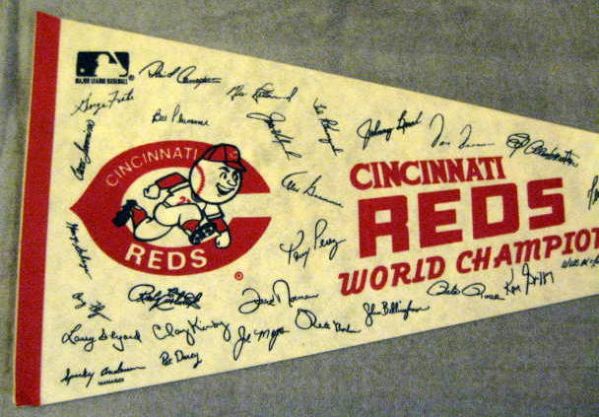 1975 CINCINNATI REDS WORLD CHAMPIONS PENNANT