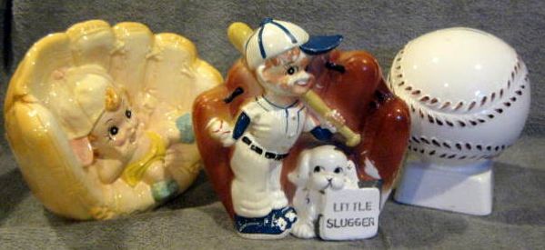 VINTAGE LOT OF 5 BASEBALL RELATED CERAMIC ITEMS