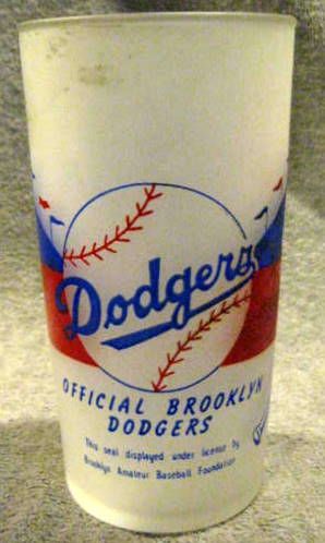 50's BROOKLYN DODGERS GLASS w/WILLARD MULLIN MASCOT BUM