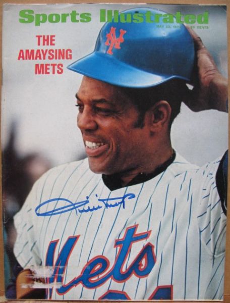 1972 WILLIE MAYS SIGNED SPORTS ILLUSTRATED w/JSA COA