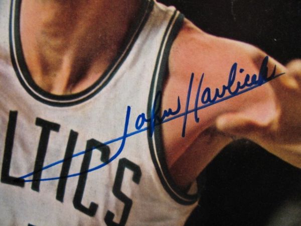 1974 JOHN HAVLICEK SIGNED SPORTS ILLUSTRATED w/JSA COA