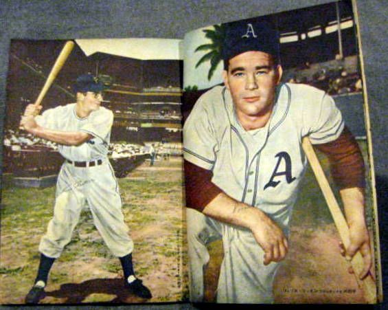 1951 JAPANESE BASEBALL MAGAZINE w/DIMAGGIO COVER