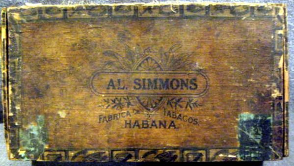 VINTAGE AL SIMMONS CIGAR BOX