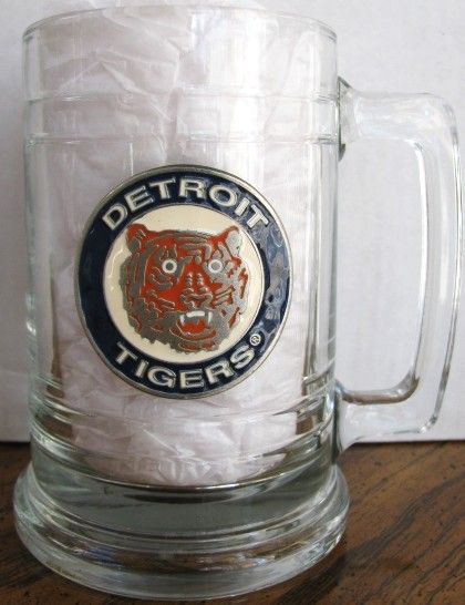 (2) VINTAGE DETROIT TIGERS BASEBALL MUGS