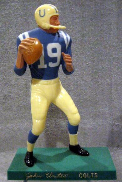 VINTAGE JOHNNY UNITAS HARTLAND STATUE