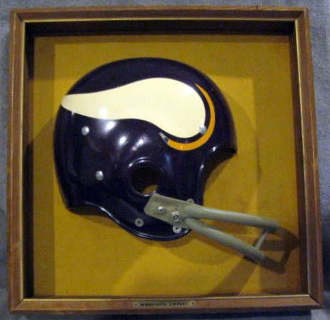 60's/70's  MINNESOTA VIKINGS RIDDELL HELMET PLAQUE