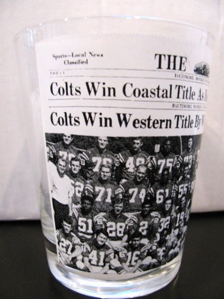 VINTAGE BALTIMORE COLTS TEAM PICTURE GLASS