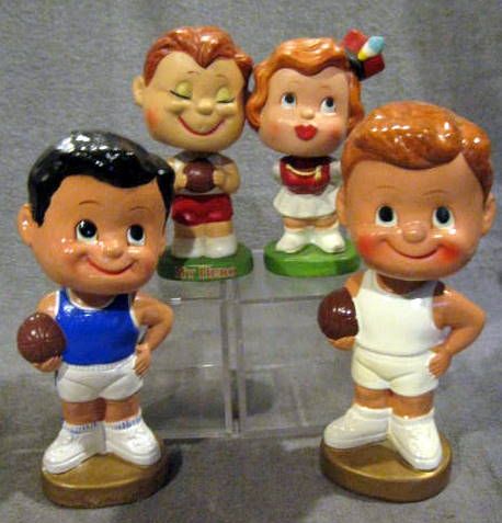 VINTAGE 60'S LOT OF BASKETBALL BOBBING HEADS