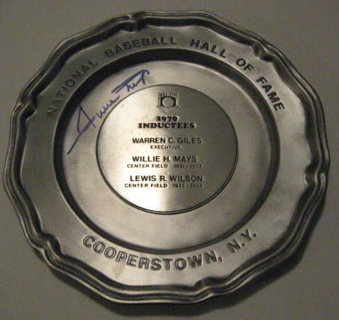 1979 HALL OF FAME PEWTER PLATE SIGNED BY WILLIE MAYS w/JSA COA