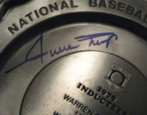 1979 HALL OF FAME PEWTER PLATE SIGNED BY WILLIE MAYS w/JSA COA