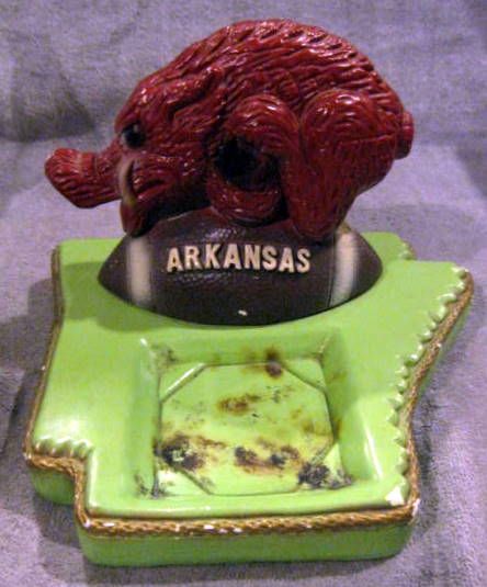 VINTAGE ARKANSAS RAZORBACKS ASH TRAY