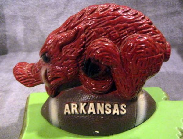 VINTAGE ARKANSAS RAZORBACKS ASH TRAY