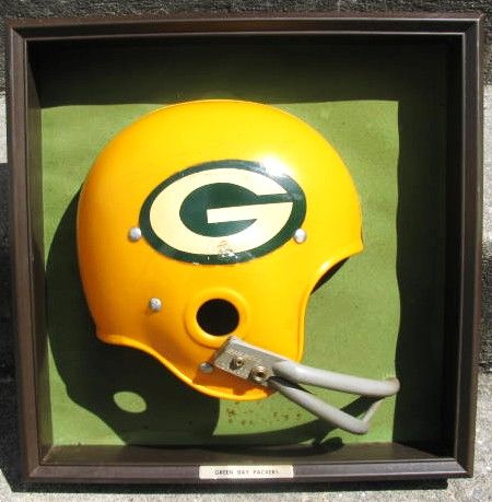 1970's GREEN BAY PACKERS FOOTBALL WALL HELMET PLAQUE