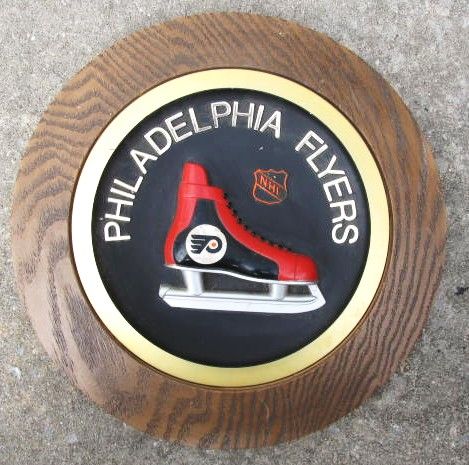 1970'S PHILADELPHIA FLYERS ROUND HOCKEY WALL PLAQUE