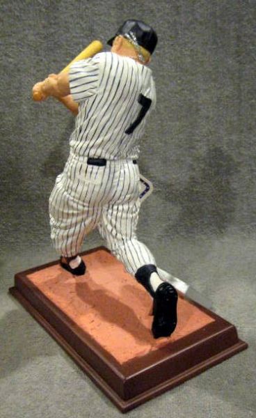 MICKEY MANTLE SIGNED LIMITED EDITION STATUE w/COA