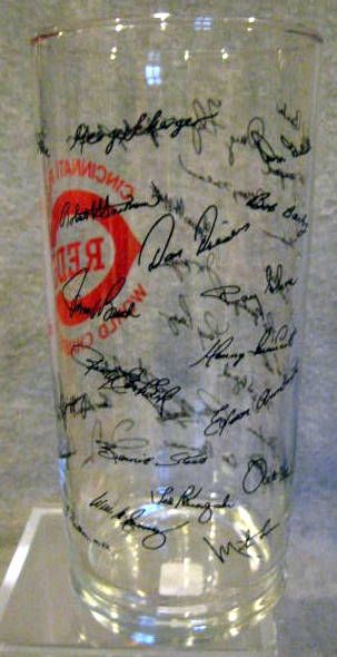 1976 CINCINNATI REDS WORLD CHAMPIONSHIP GLASS w/FACSIMILE AUTOGRAPHS