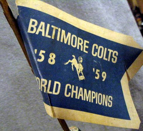 BALTIMORE COLTS BEER BOTTLE w/1958/59 CHAMPIONS BANNER