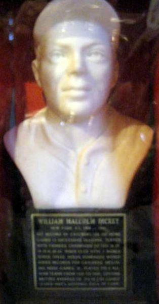 1963 BILL DICKEY HALL OF FAME BUST - SEALED IN BOX