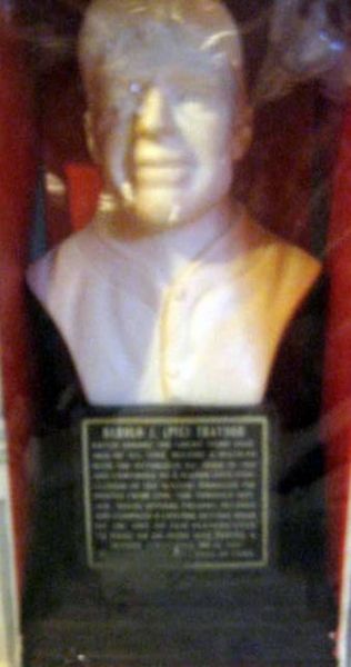 1963 PIE TRAYNOR HALL OF FAME BUST - SEALED IN BOX