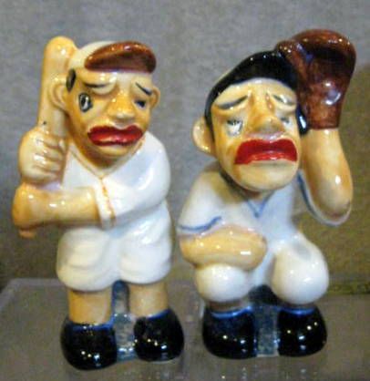 VINTAGE BASEBALL SALT & PEPPER SHAKERS