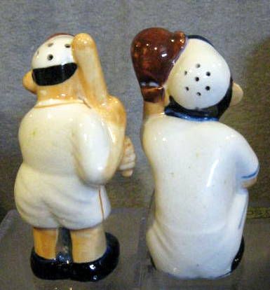 VINTAGE BASEBALL SALT & PEPPER SHAKERS