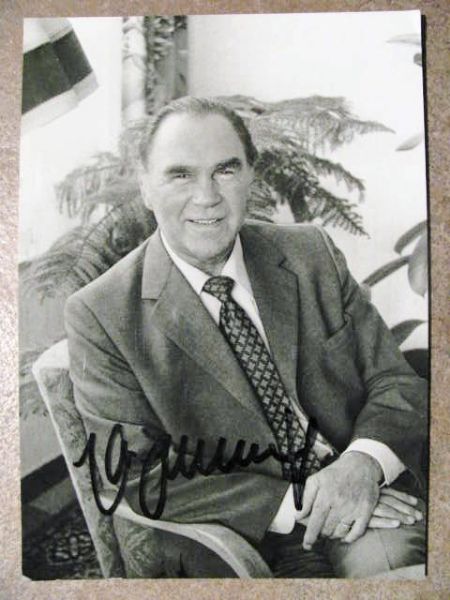 MAX SCHMELING SIGNED PHOTO w/JSA 