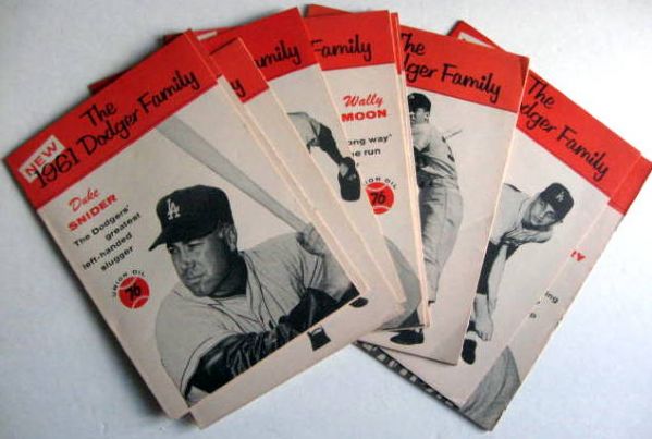 1961 LOS ANGELES DODGERS UNION OIL PLAYER PAMPHLETS w/SNIDER & ALSTON