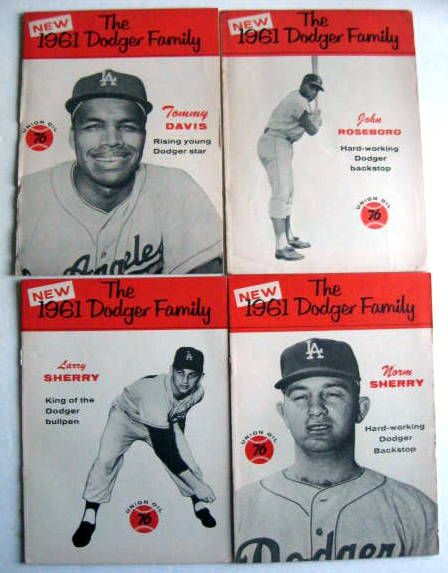 1961 LOS ANGELES DODGERS UNION OIL PLAYER PAMPHLETS w/SNIDER & ALSTON