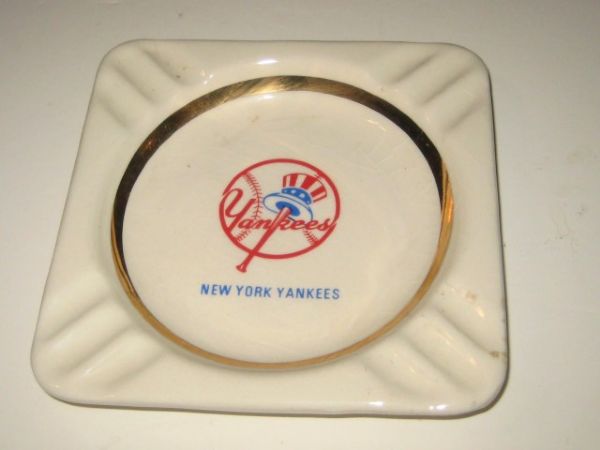 60's NEW YORK YANKEES ASHTRAY