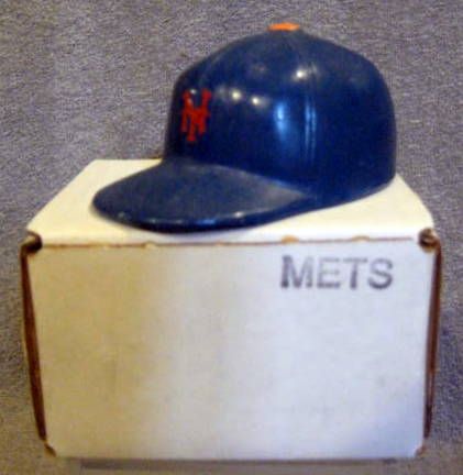 VINTAGE NEW YORK METS HAT PAPERWEIGHT/BOTTLE OPENER w/BOX