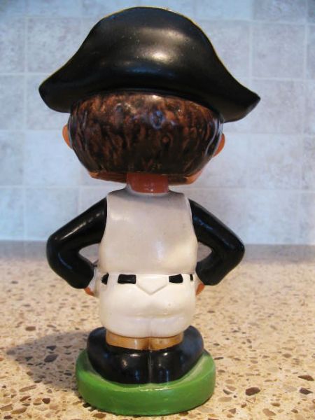 60's PITTSBURGH PIRATES GREEN BASE BOBBING HEAD