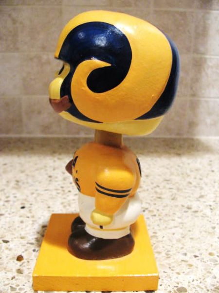 1960 LA RAMS YELLOW UNIFORM BOBBING HEAD