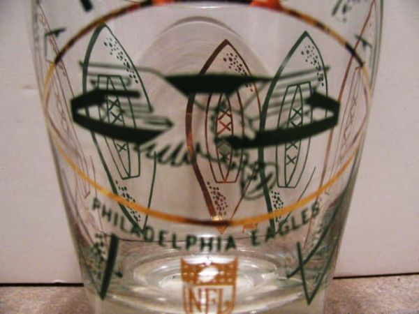 VINTAGE PHILADELPIA EAGLES HEDY GLASS