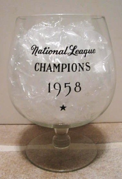 LARGE 1958 MILWAUKEE BRAVES NATIONAL LEAGUE CHAMPIONS GLASS