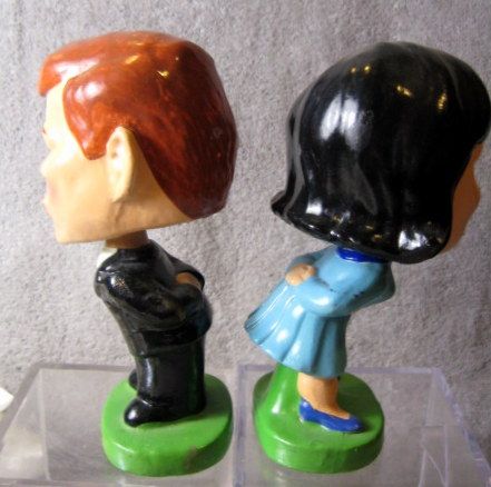 VINTAGE 60's THE KENNEDY'S KISSING PAIR BOBBING HEADS - RARE!