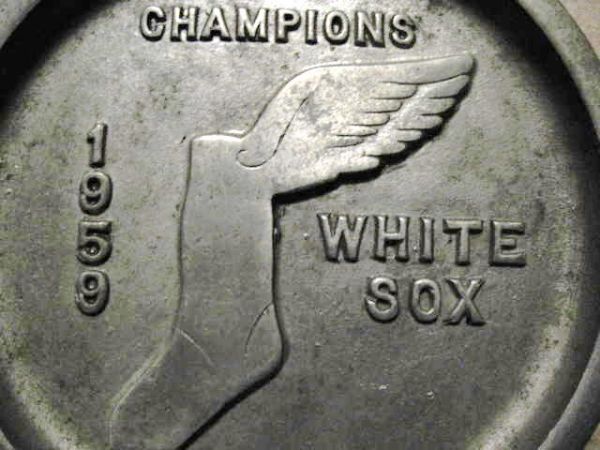1959 CHICAGO WHITE SOX CHAMPIONS ASHTRAY